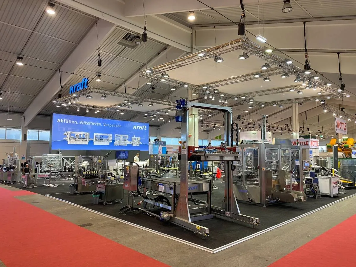 Der Stand über die ganze Fläche – 360 m² in Halle 6